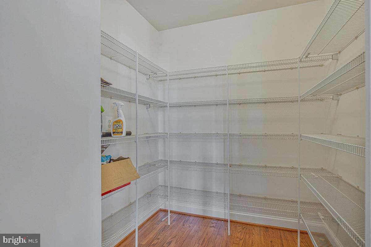 27 Hunting Ct, Edgewater, MD, 21037, USA, 5 Bedrooms Bedrooms, ,6 BathroomsBathrooms,Residential,Active,27 Hunting Ct,MDAA2140348
