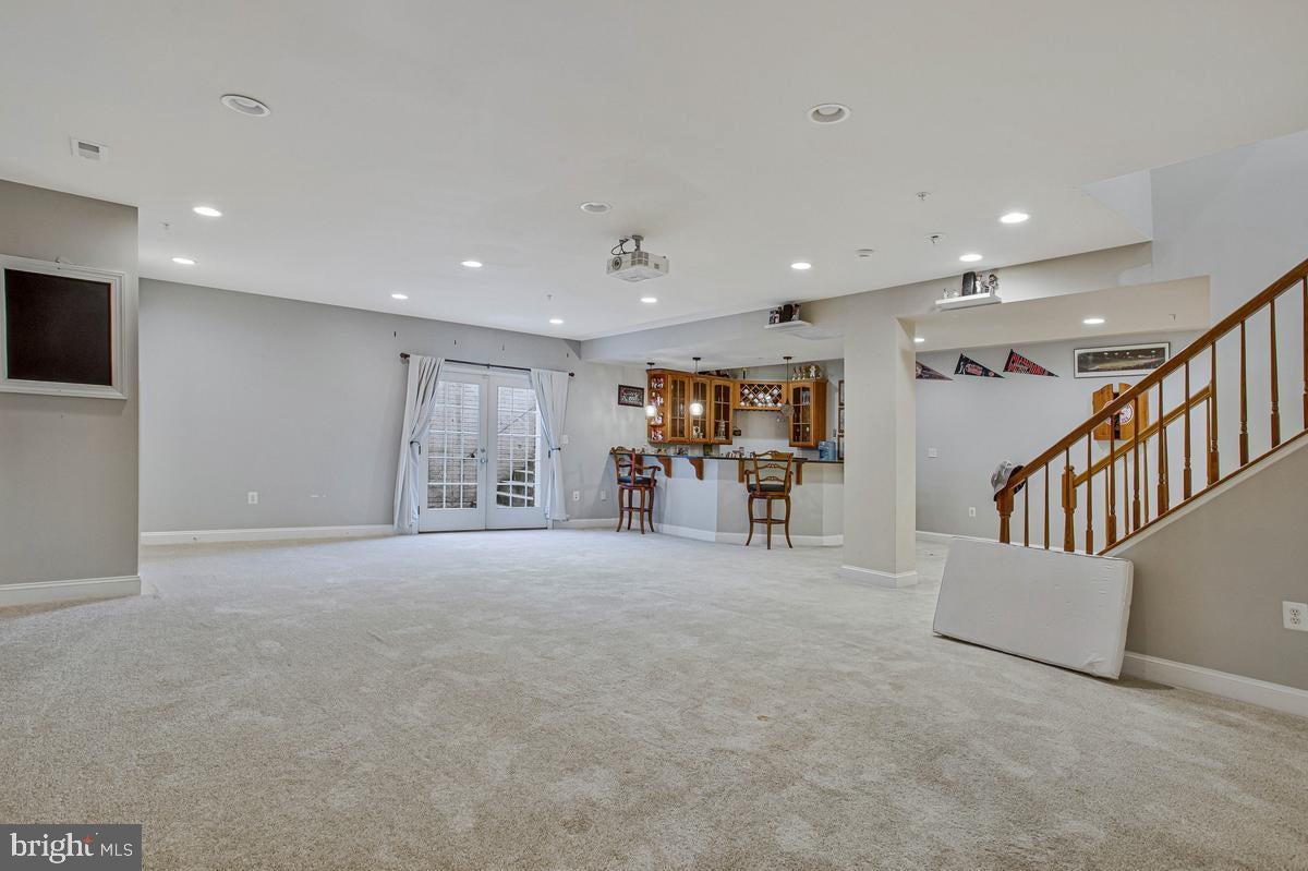 27 Hunting Ct, Edgewater, MD, 21037, USA, 5 Bedrooms Bedrooms, ,6 BathroomsBathrooms,Residential,Active,27 Hunting Ct,MDAA2140348
