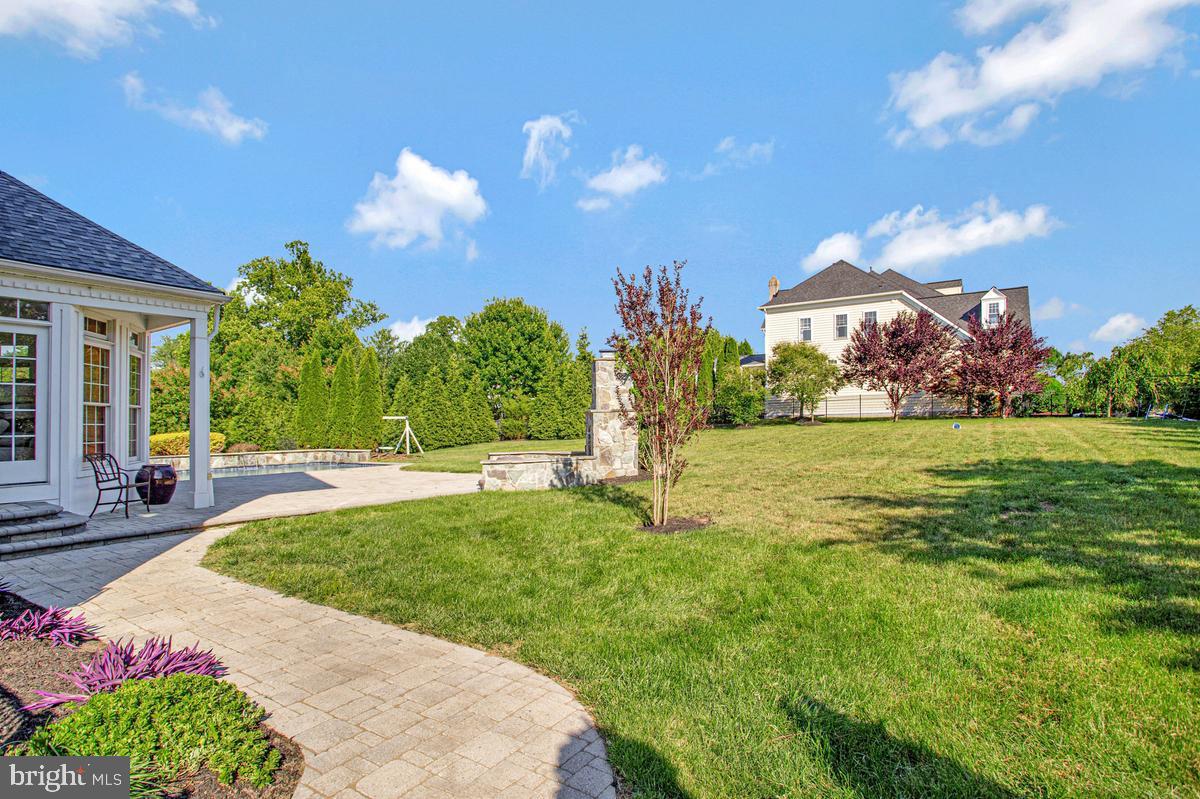 27 Hunting Ct, Edgewater, MD, 21037, USA, 5 Bedrooms Bedrooms, ,6 BathroomsBathrooms,Residential,Active,27 Hunting Ct,MDAA2140348