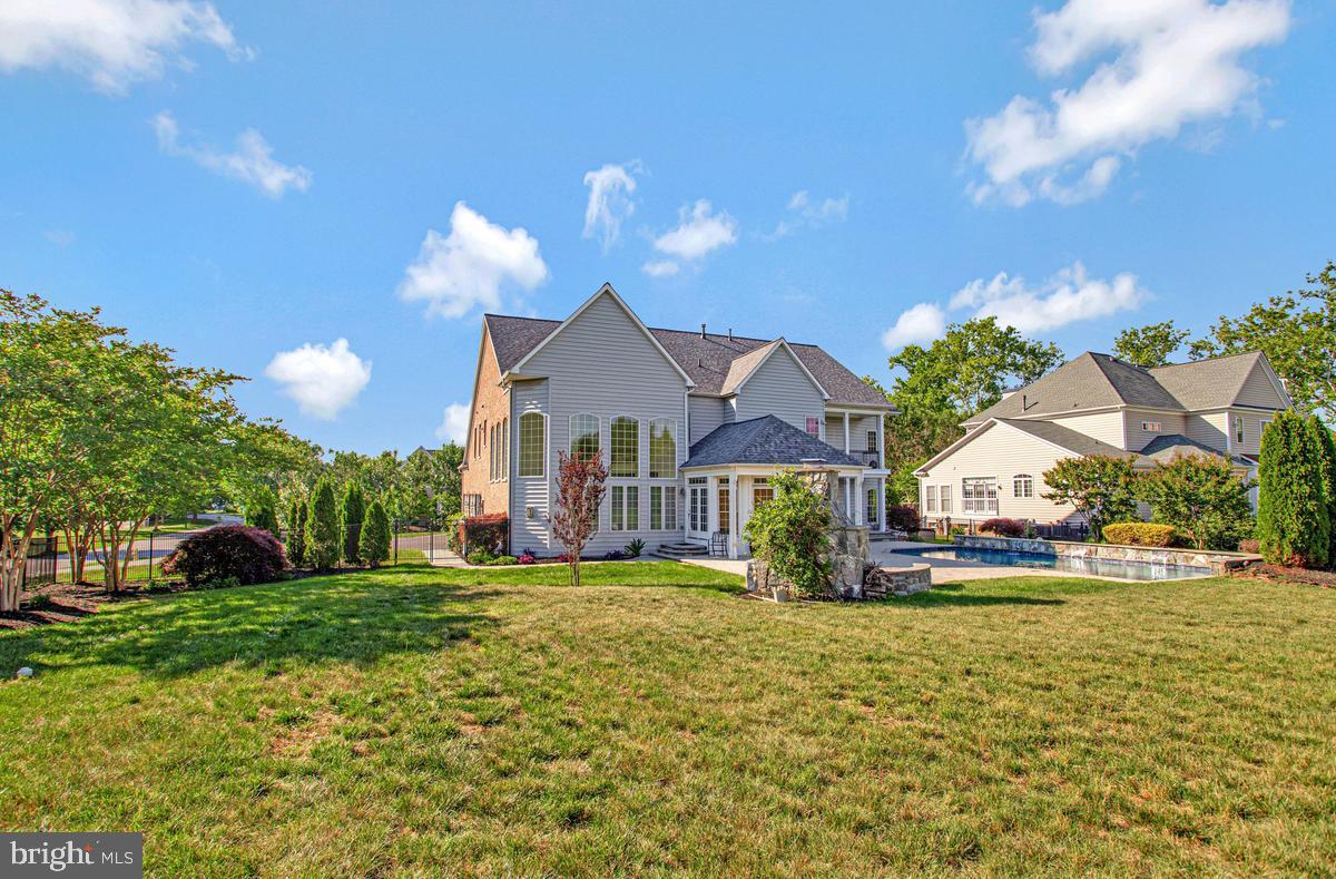 27 Hunting Ct, Edgewater, MD, 21037, USA, 5 Bedrooms Bedrooms, ,6 BathroomsBathrooms,Residential,Active,27 Hunting Ct,MDAA2140348