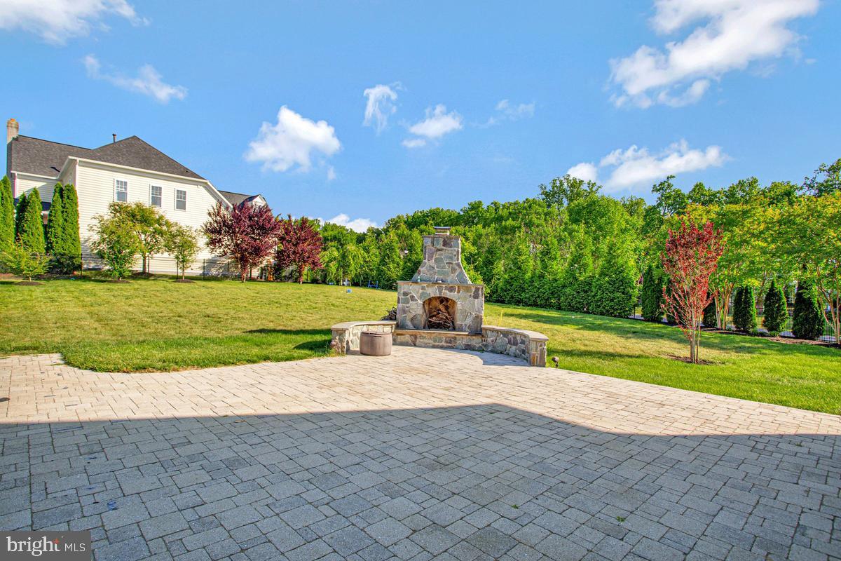 27 Hunting Ct, Edgewater, MD, 21037, USA, 5 Bedrooms Bedrooms, ,6 BathroomsBathrooms,Residential,Active,27 Hunting Ct,MDAA2140348