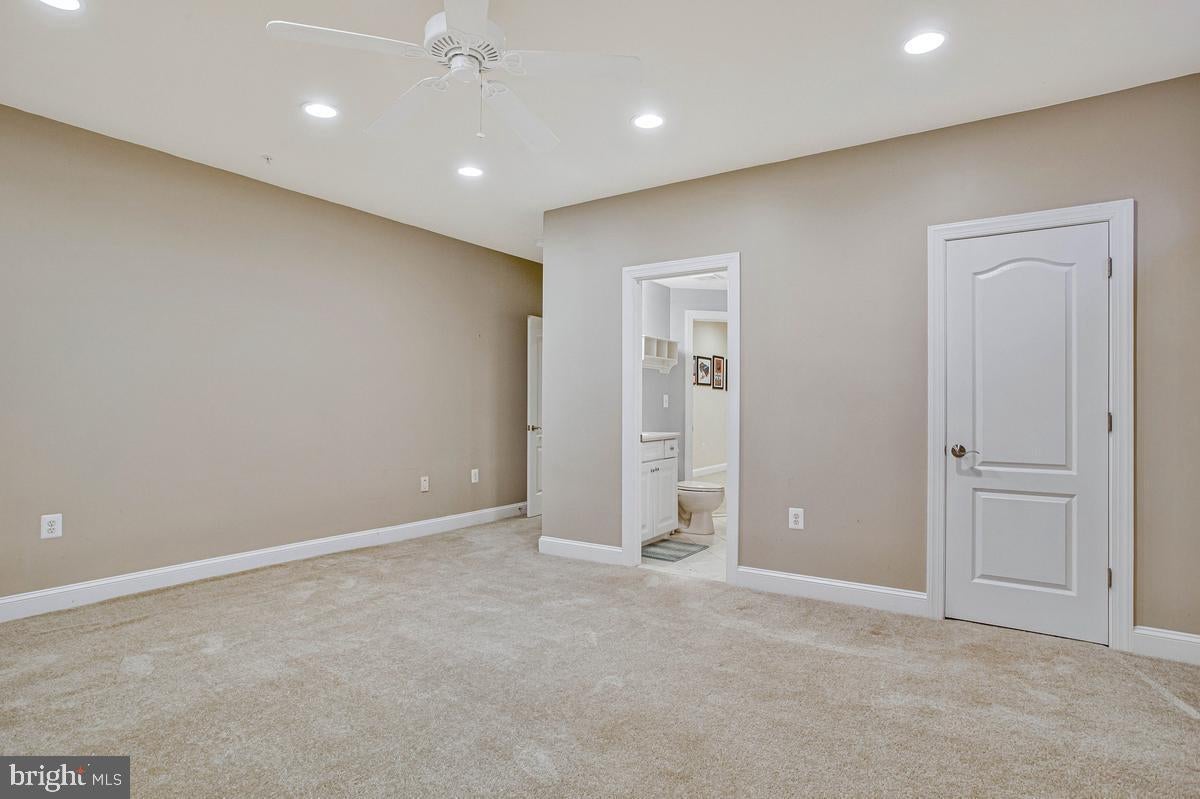 27 Hunting Ct, Edgewater, MD, 21037, USA, 5 Bedrooms Bedrooms, ,6 BathroomsBathrooms,Residential,Active,27 Hunting Ct,MDAA2140348