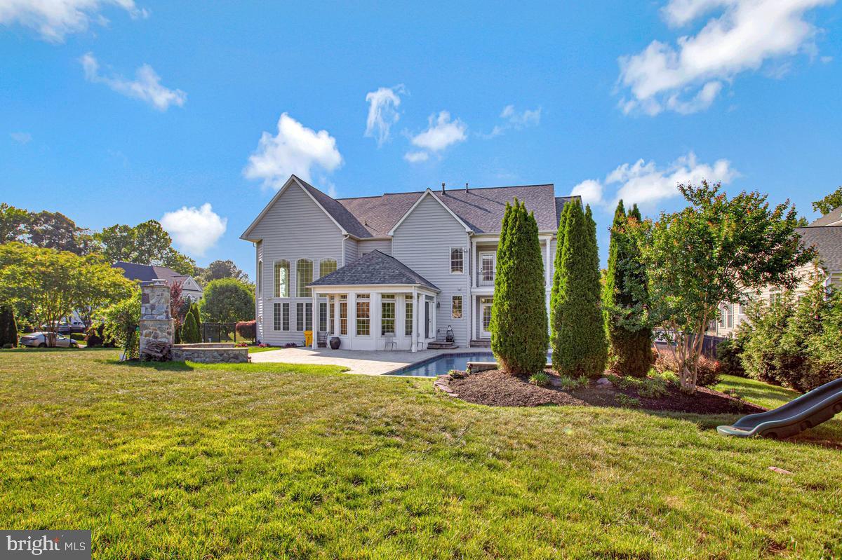 27 Hunting Ct, Edgewater, MD, 21037, USA, 5 Bedrooms Bedrooms, ,6 BathroomsBathrooms,Residential,Active,27 Hunting Ct,MDAA2140348