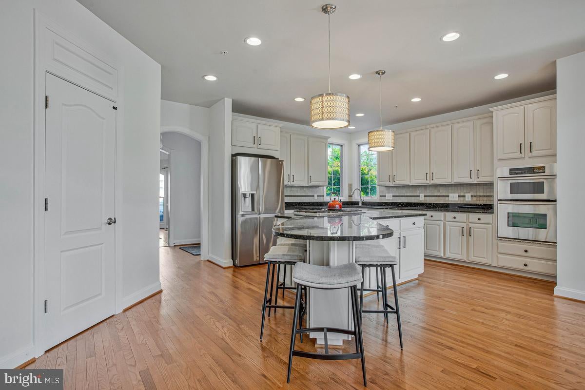 27 Hunting Ct, Edgewater, MD, 21037, USA, 5 Bedrooms Bedrooms, ,6 BathroomsBathrooms,Residential,Active,27 Hunting Ct,MDAA2140348