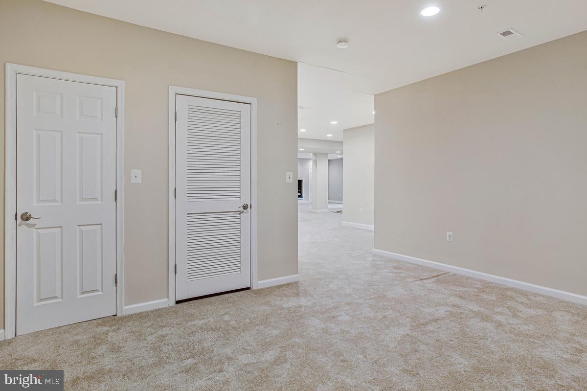 27 Hunting Ct, Edgewater, MD, 21037, USA, 5 Bedrooms Bedrooms, ,6 BathroomsBathrooms,Residential,Active,27 Hunting Ct,MDAA2140348