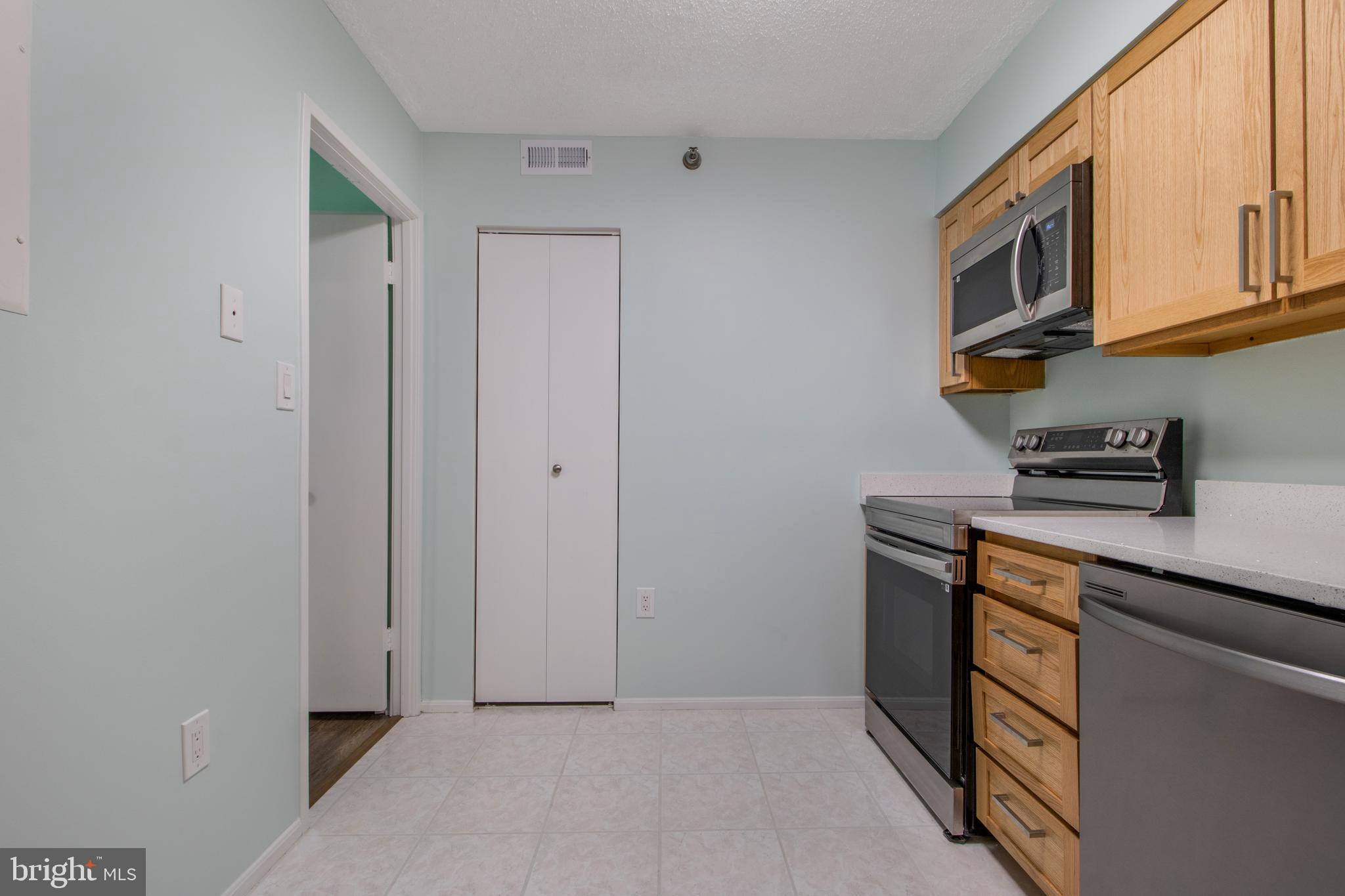 LEISURE WORLD - Residential