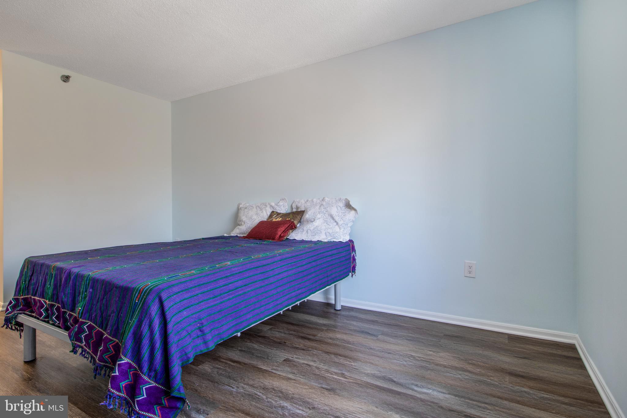 LEISURE WORLD - Residential