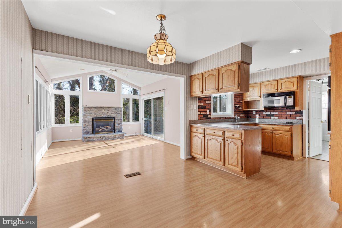 VICTORIA HEIGHTS - Residential