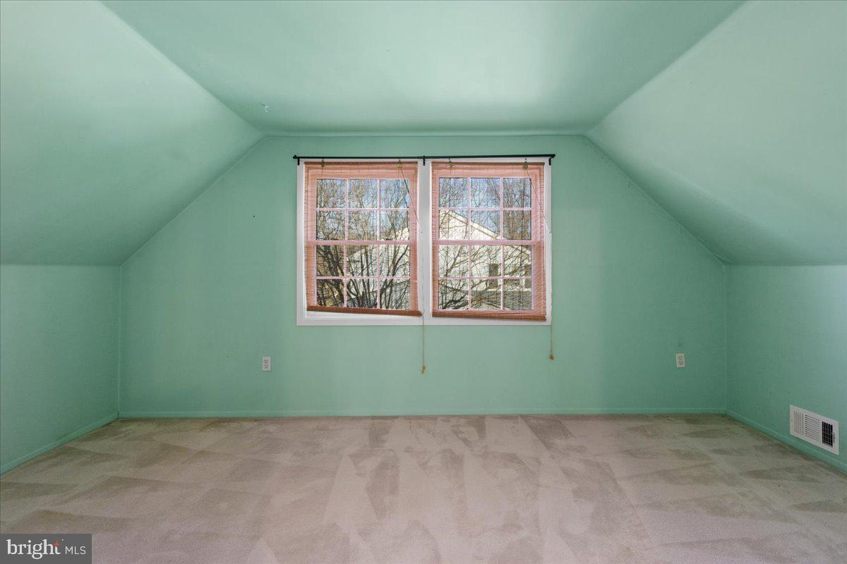 VICTORIA HEIGHTS - Residential