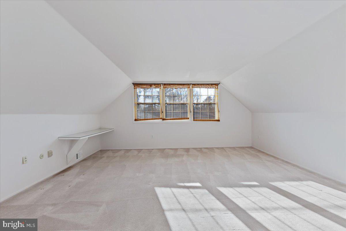 VICTORIA HEIGHTS - Residential