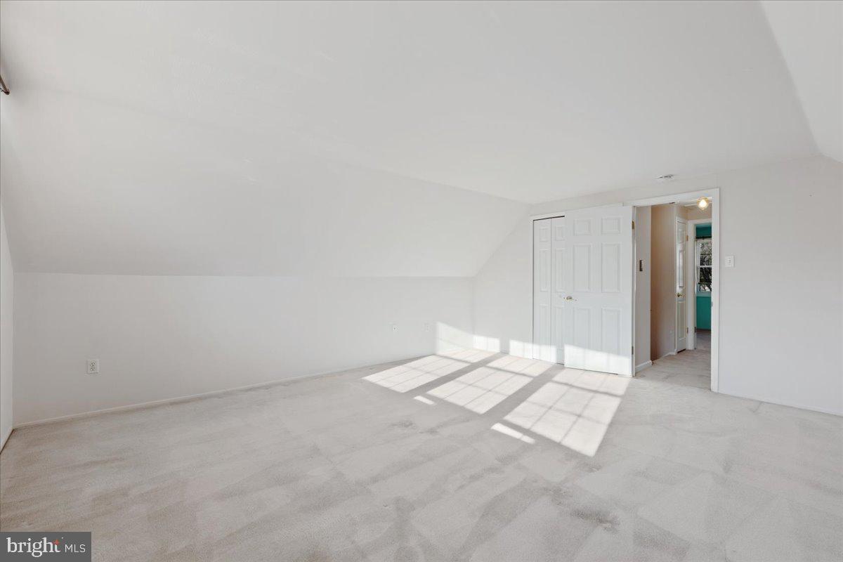 VICTORIA HEIGHTS - Residential