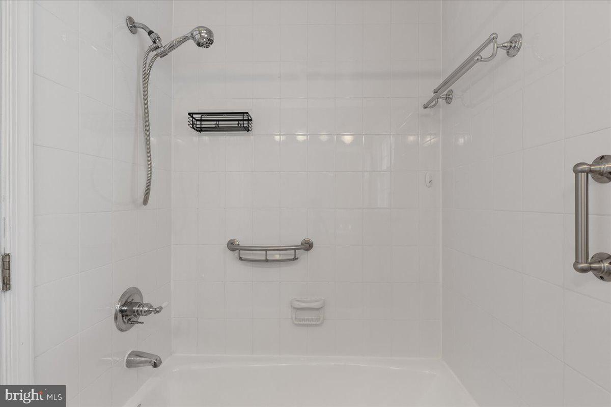 VICTORIA HEIGHTS - Residential