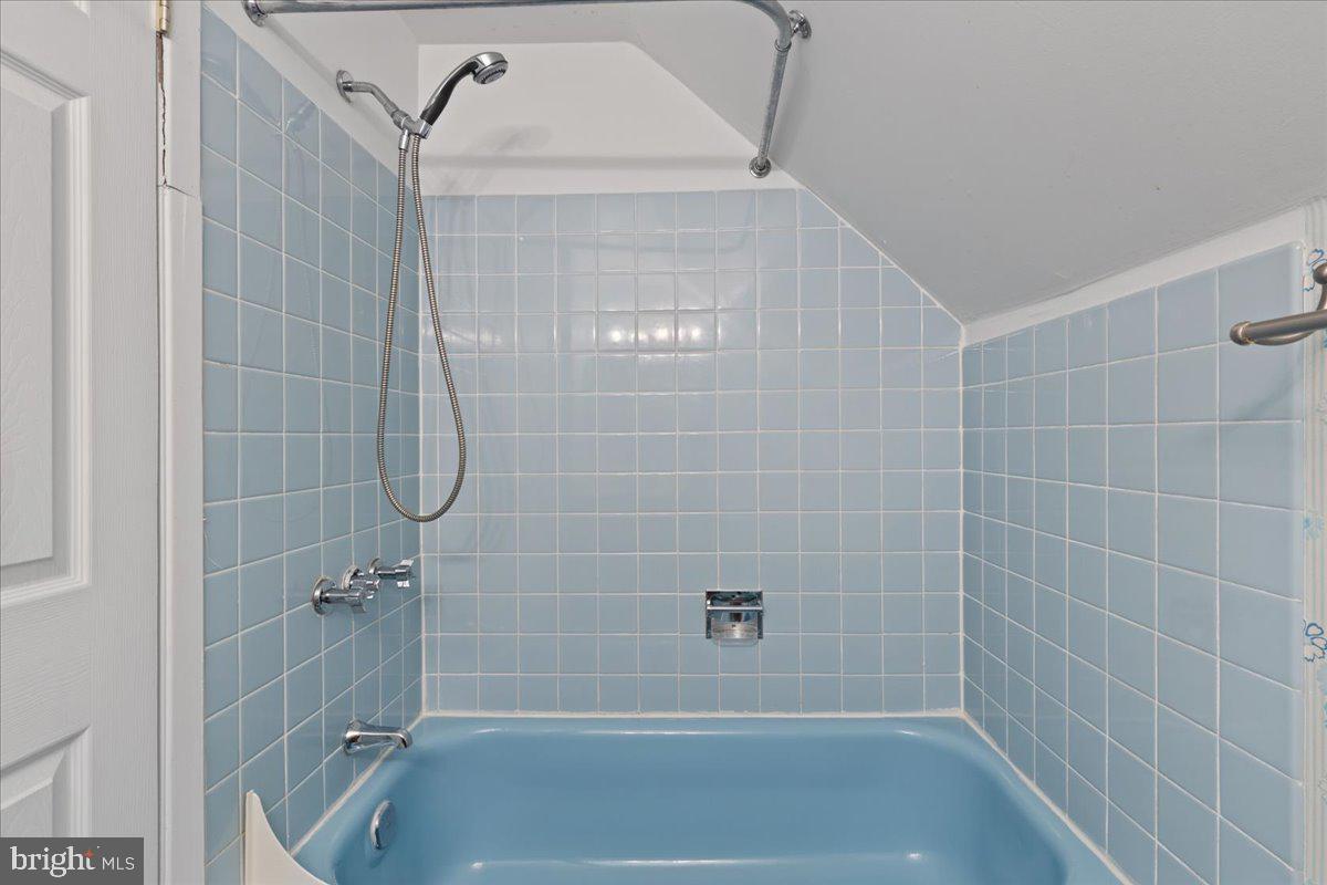 VICTORIA HEIGHTS - Residential