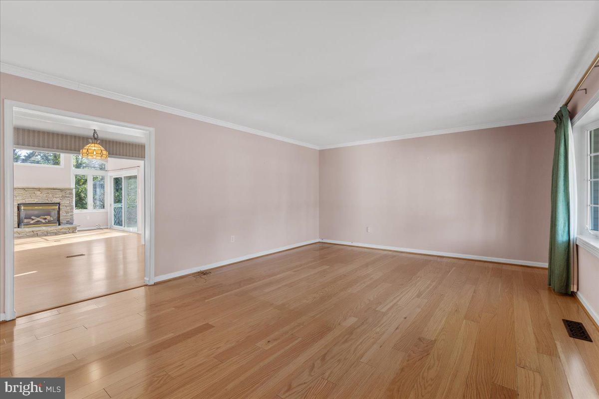 VICTORIA HEIGHTS - Residential