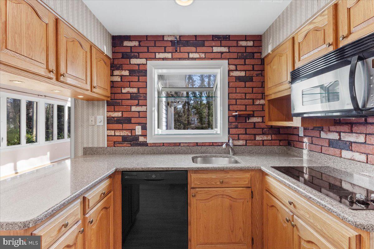 VICTORIA HEIGHTS - Residential