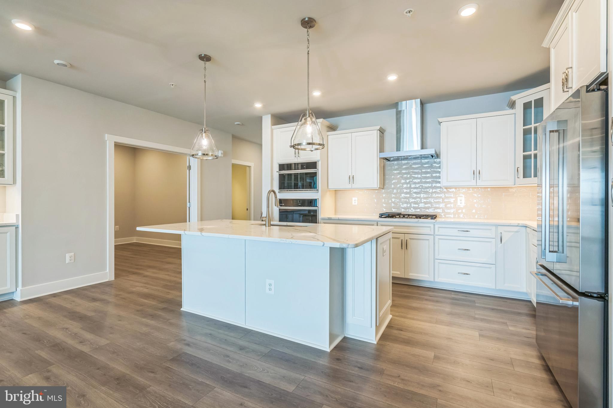 FOUR SEASONS AT KENT ISLAND - Residential