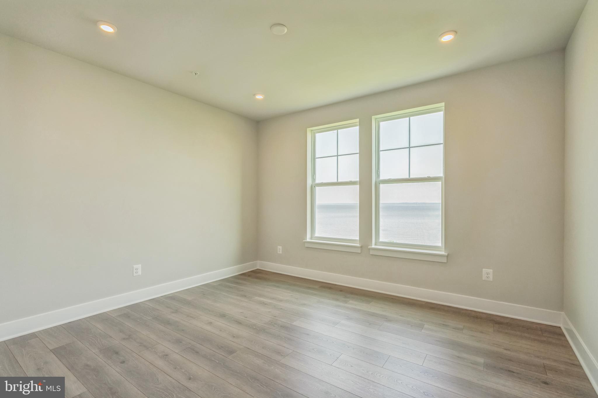 FOUR SEASONS AT KENT ISLAND - Residential