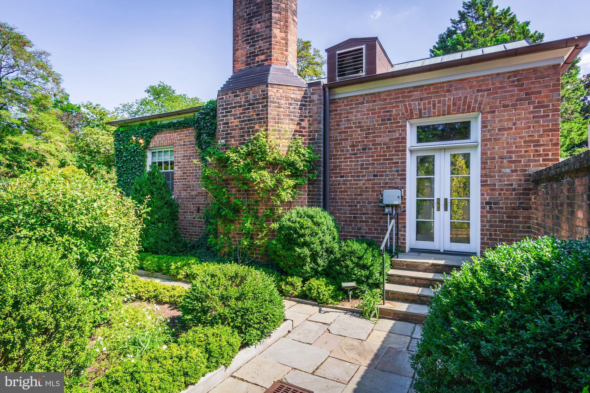 GEORGETOWN - Residential
