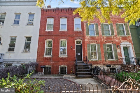 Townhouse For Sale - 639 G Street<br/> WASHINGTON, DC 20003