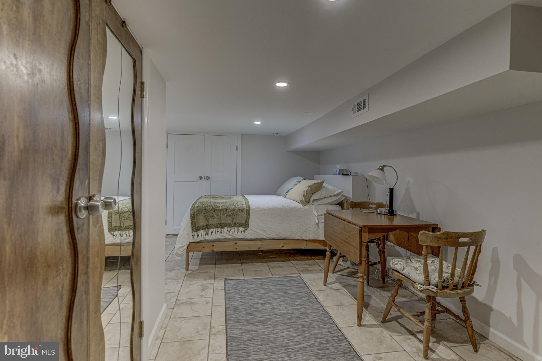 RIVERSIDE - Residential