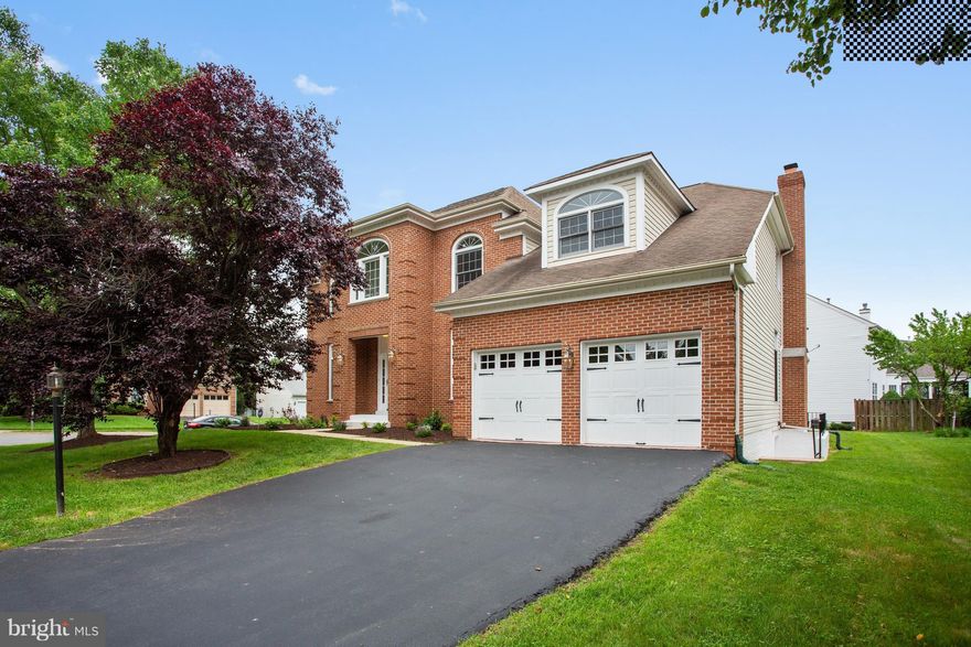 Large Corner lot. Desired Great Falls Chase Subdivision. Harwood Floors Main Level. New Carpet Throughout The Rest Of The Home.  Beautiful Sunroom. Fully Finished Walkout Basement. Close to Tysons Corner And Dulles Airport. Must See!