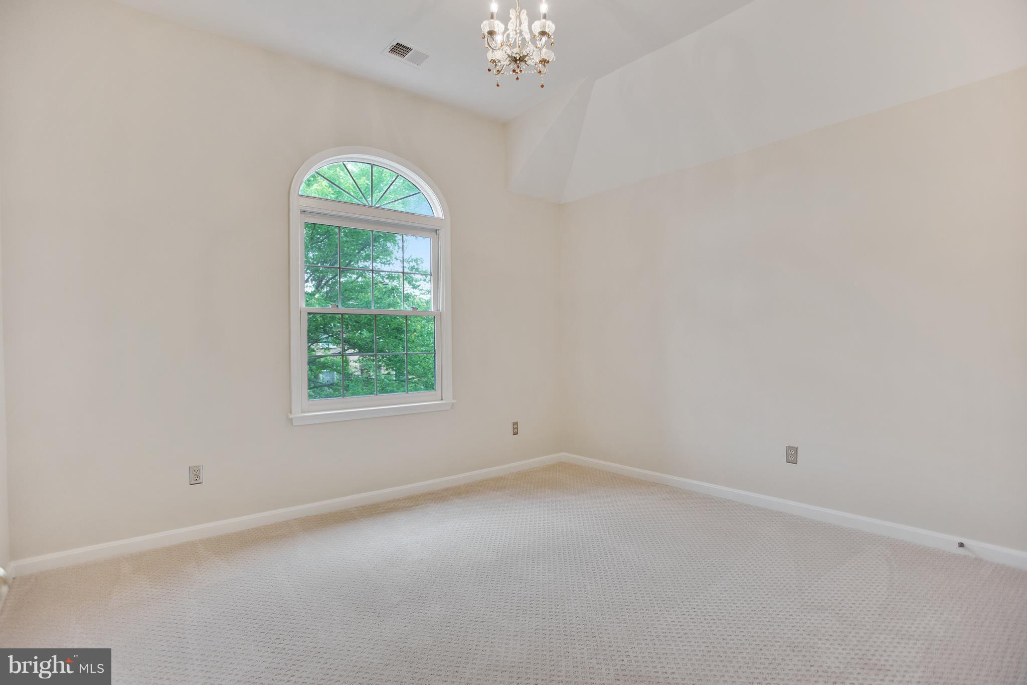 GREAT FALLS CHASE - Residential