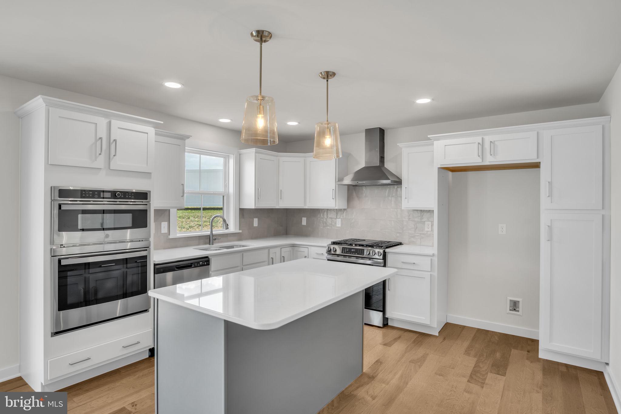 JEFFERSON COURT - Residential