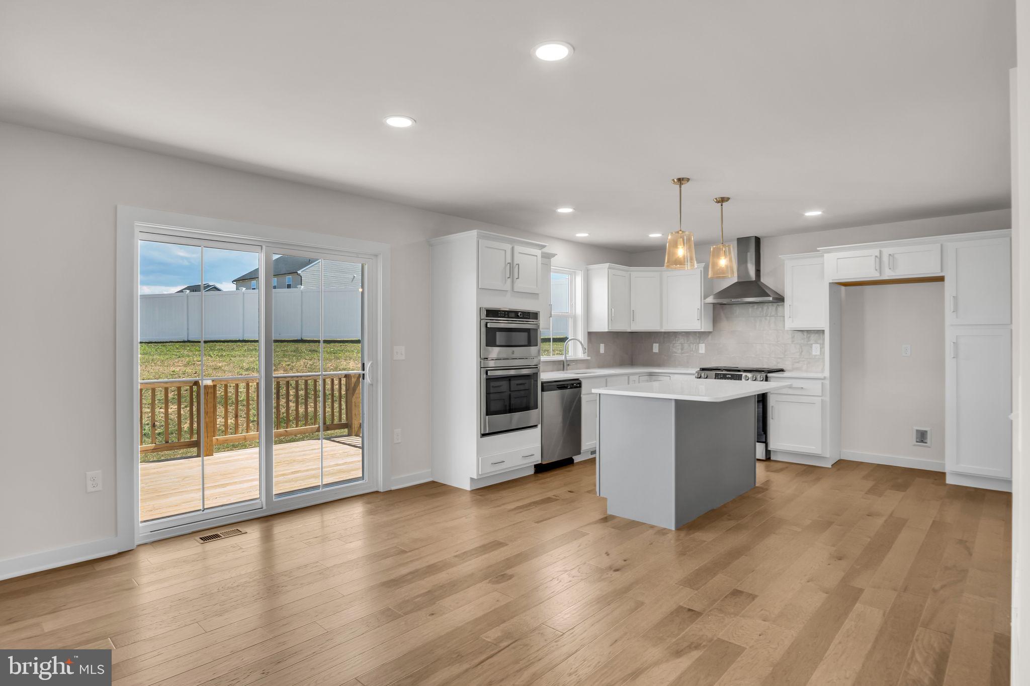 JEFFERSON COURT - Residential