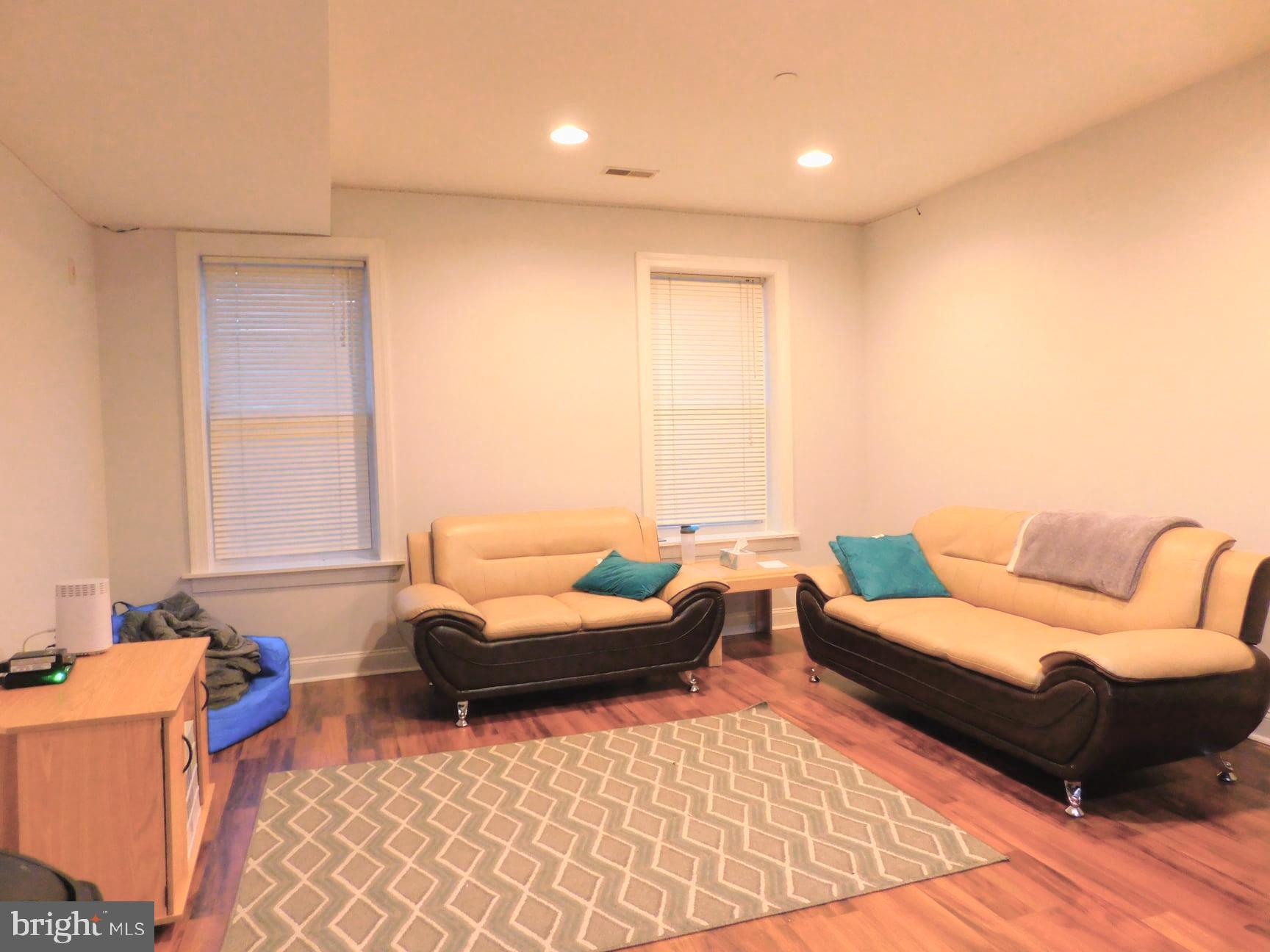 TEMPLE UNIVERSITY - Residential Lease