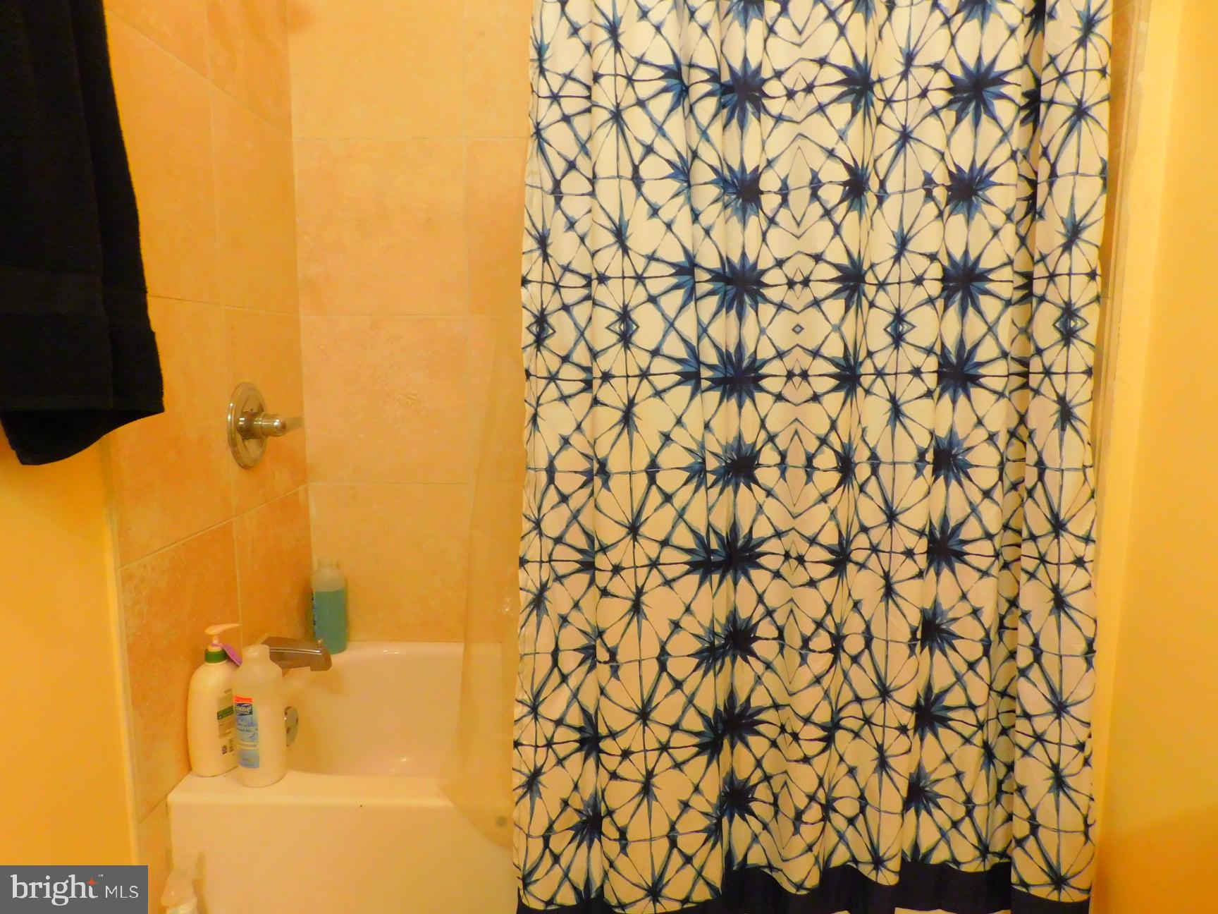 TEMPLE UNIVERSITY - Residential Lease