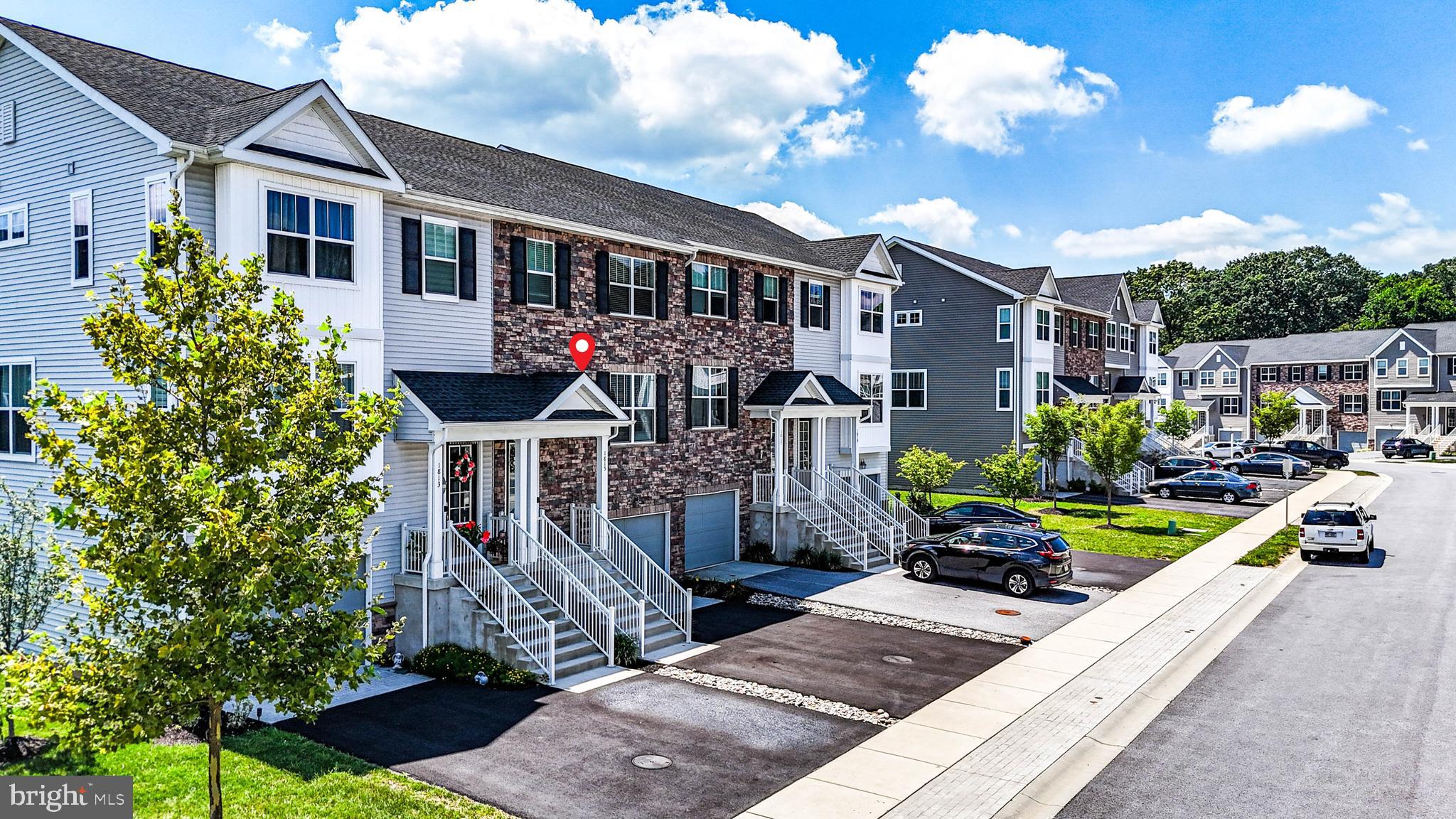 TOWNES AT SHANNON HILL - Residential