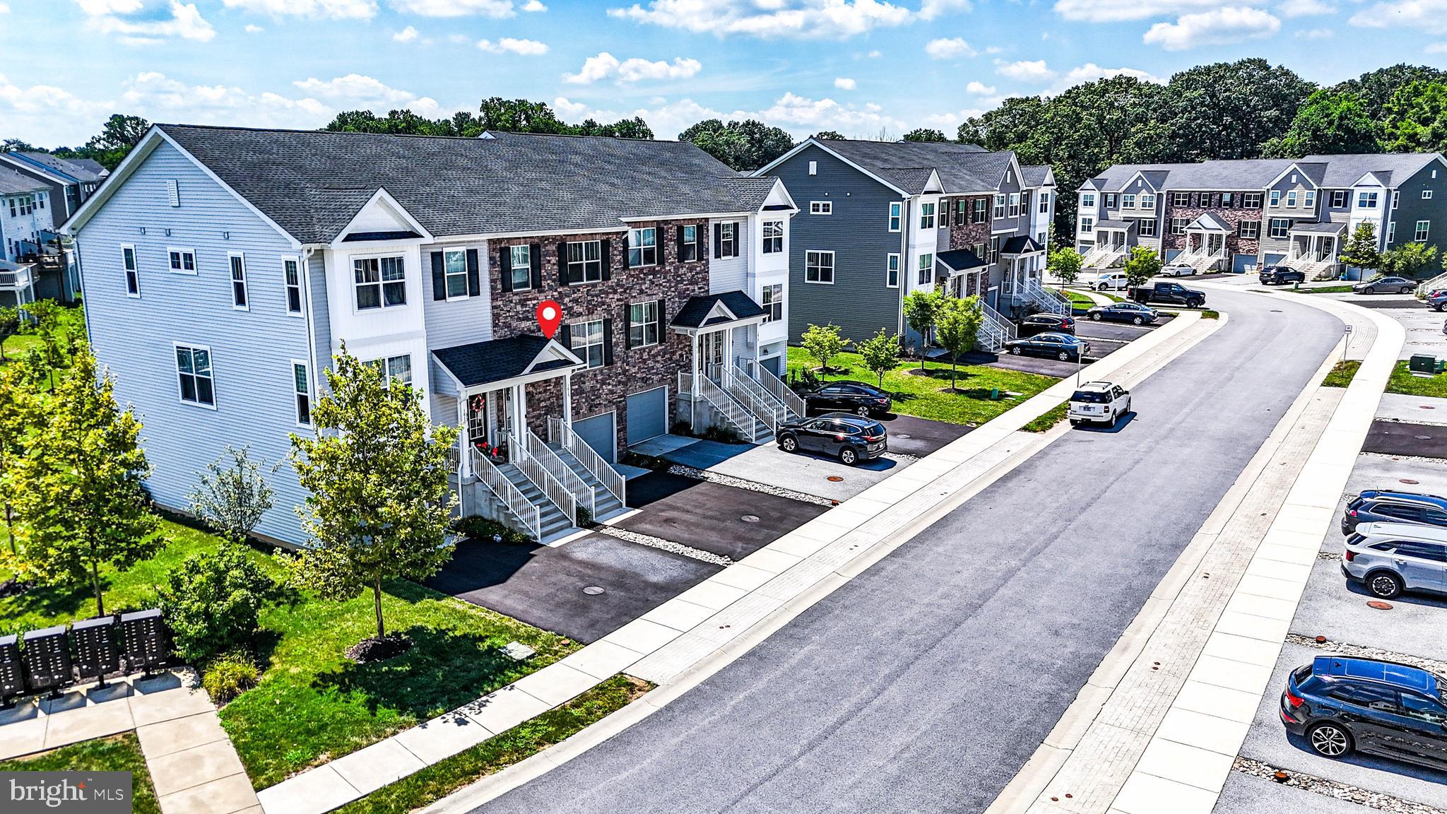 TOWNES AT SHANNON HILL - Residential