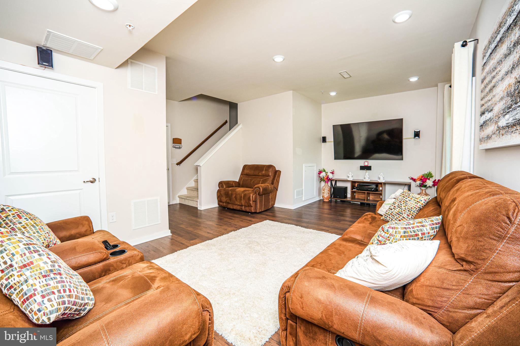 TOWNES AT SHANNON HILL - Residential