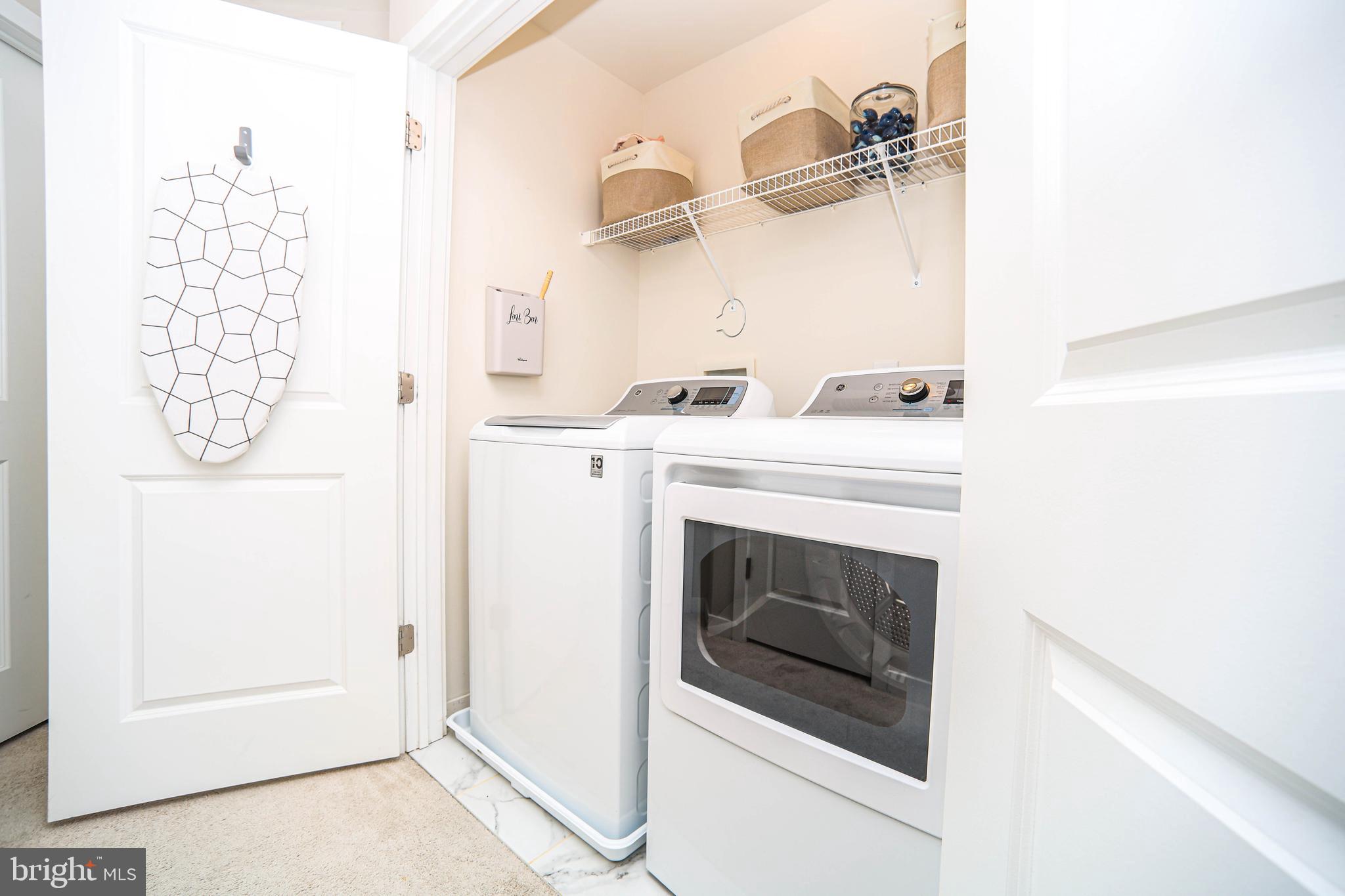 TOWNES AT SHANNON HILL - Residential