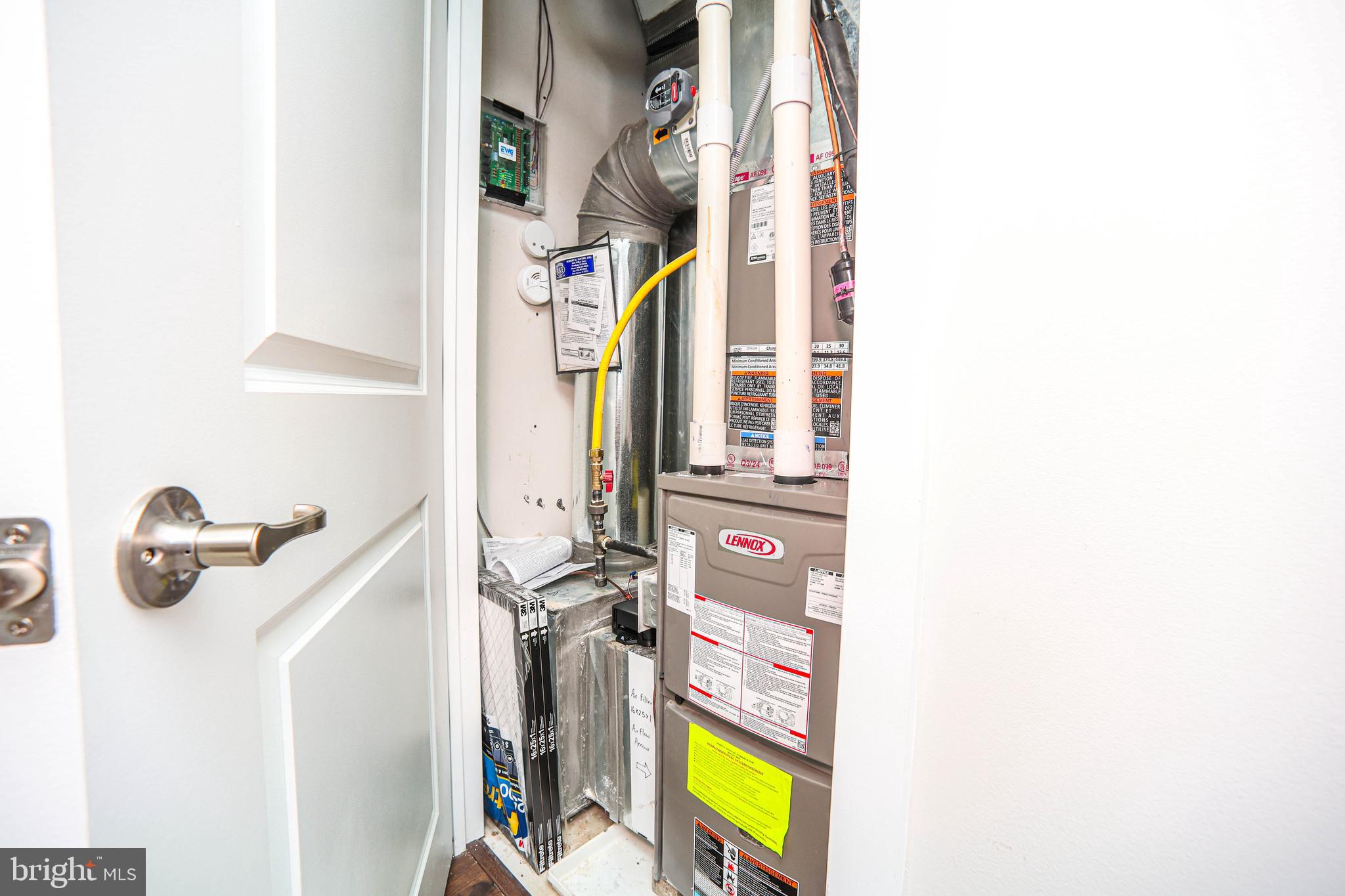 TOWNES AT SHANNON HILL - Residential