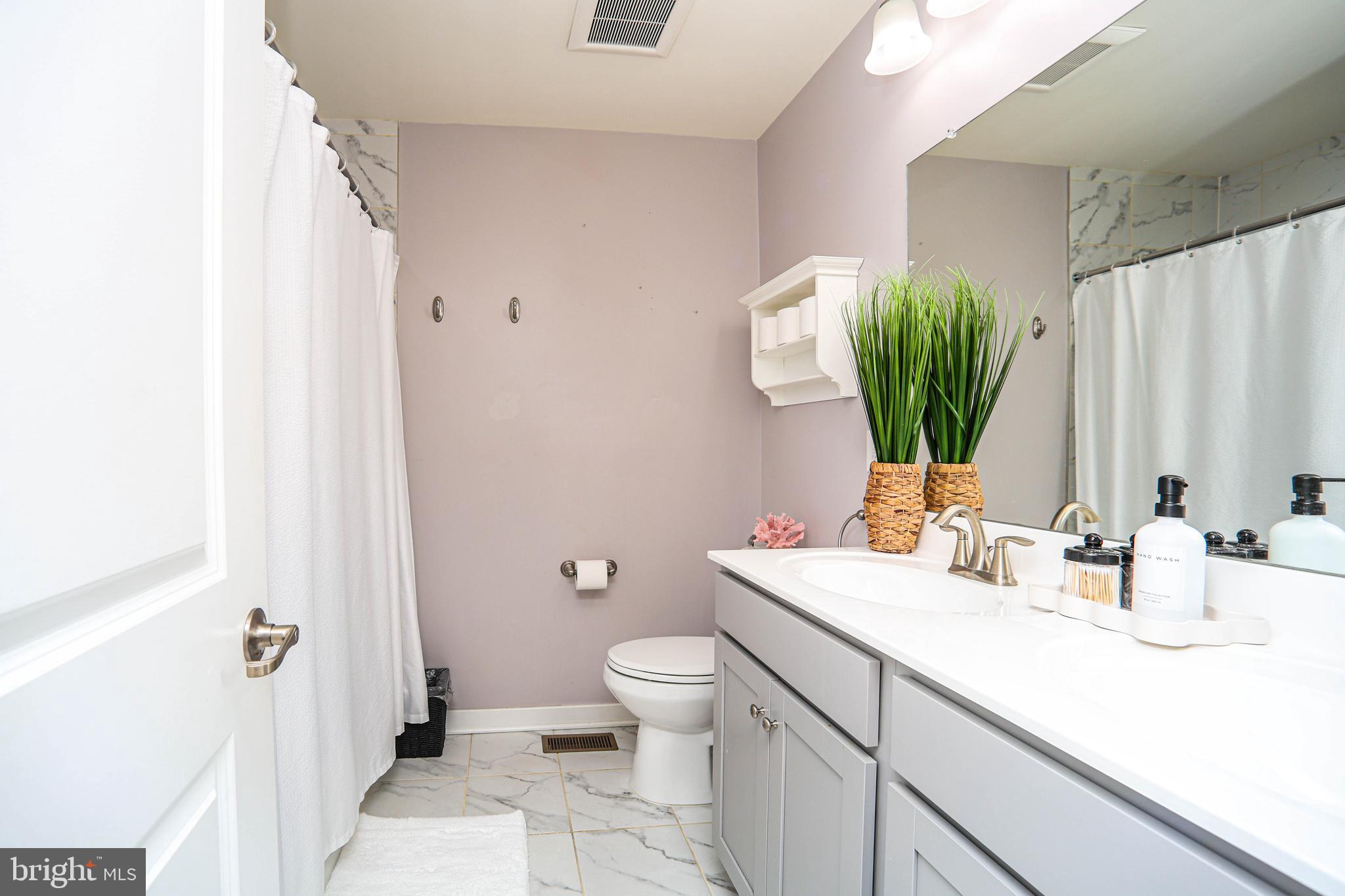 TOWNES AT SHANNON HILL - Residential