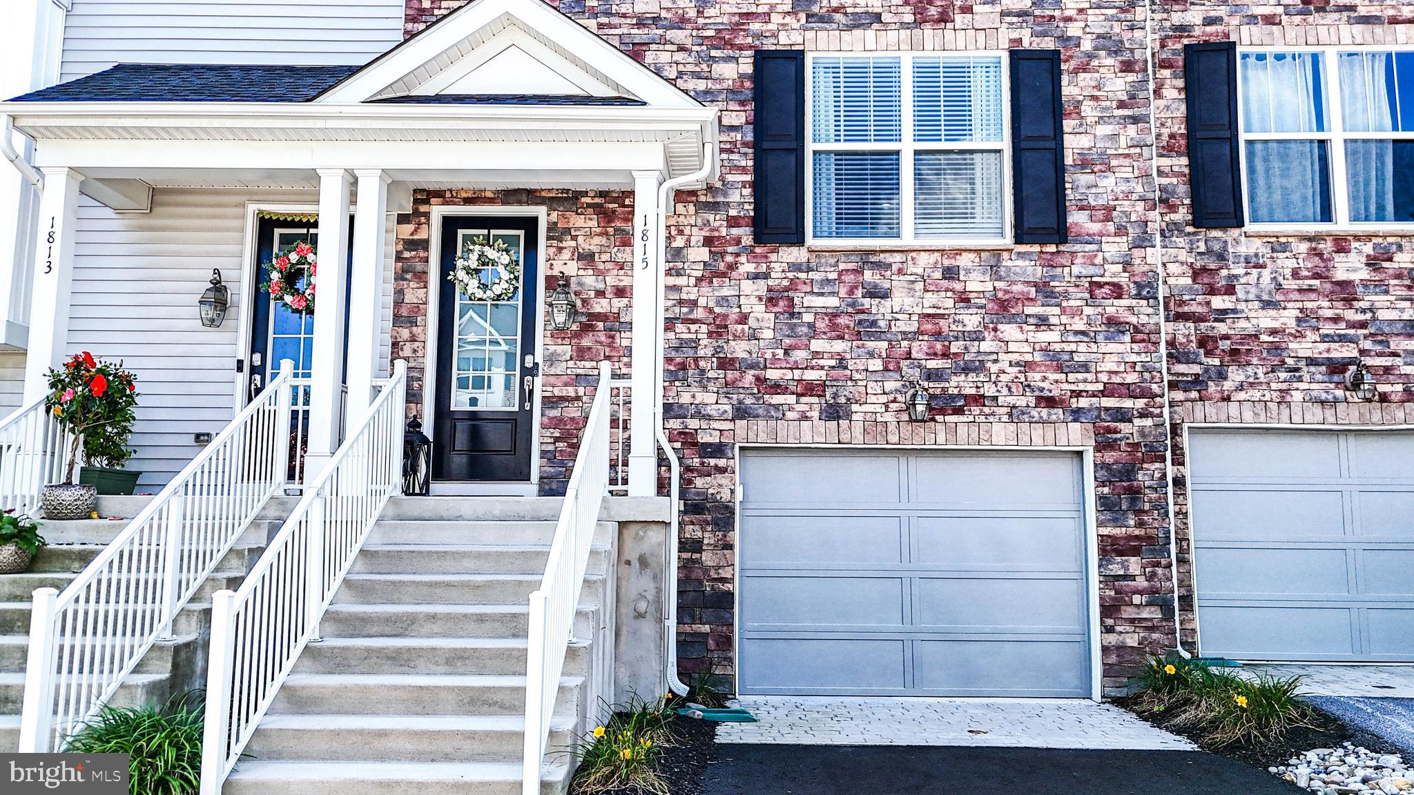 TOWNES AT SHANNON HILL - Residential