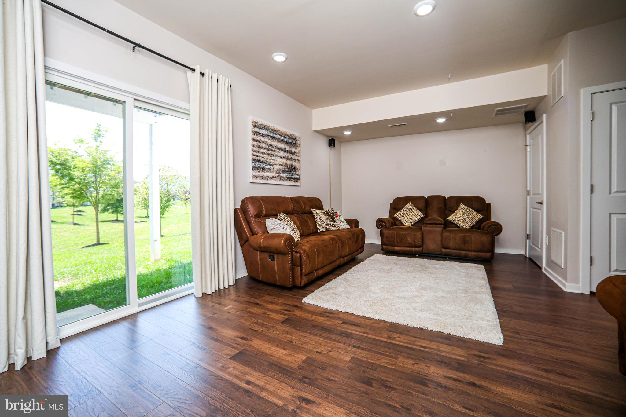 TOWNES AT SHANNON HILL - Residential