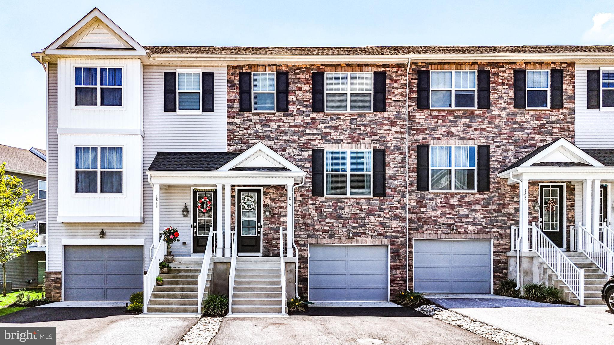 TOWNES AT SHANNON HILL - Residential