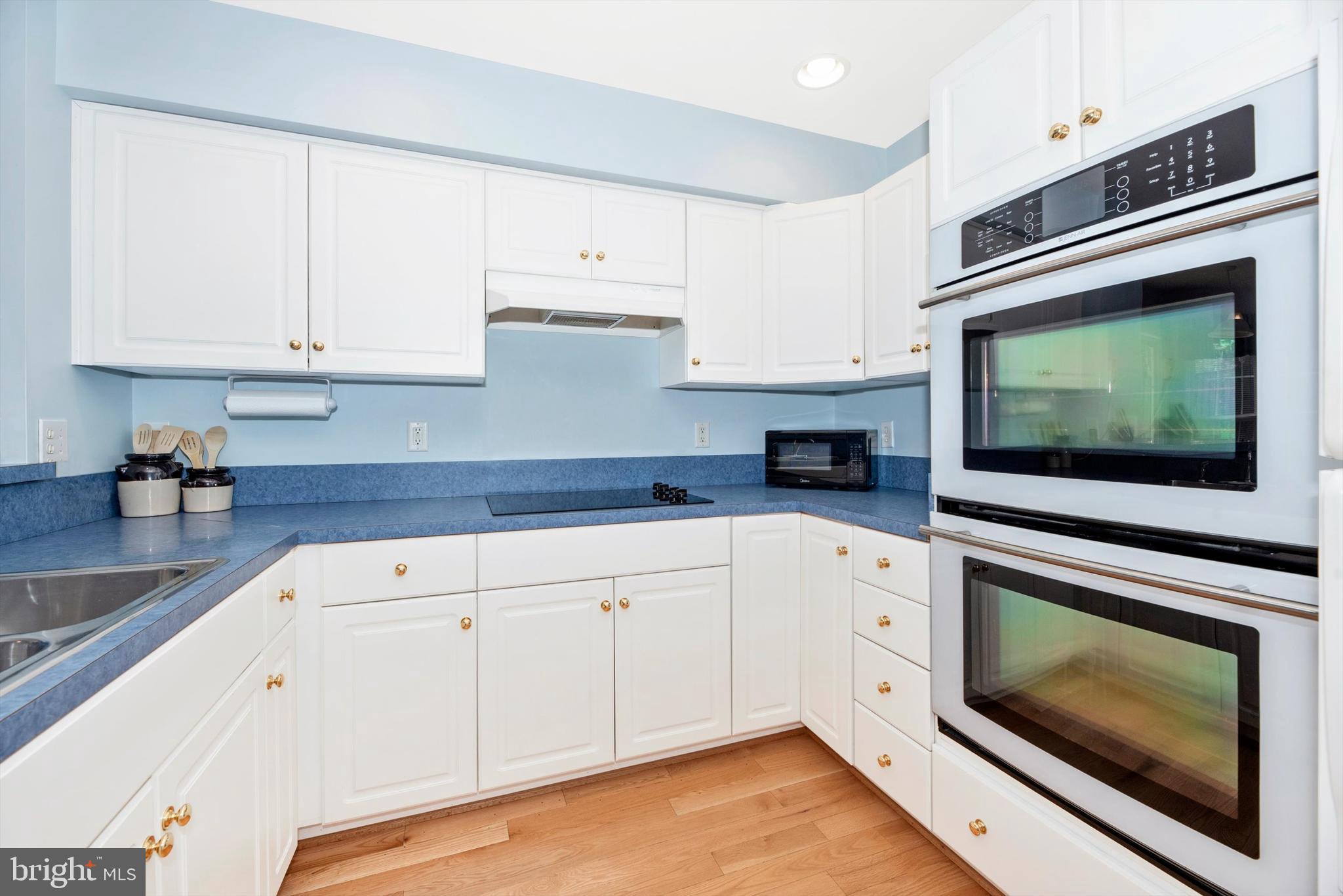 THE MEADOW AT NEW MARKET - Residential