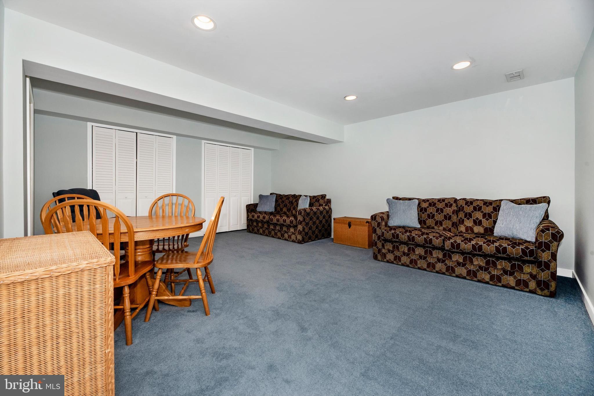 THE MEADOW AT NEW MARKET - Residential