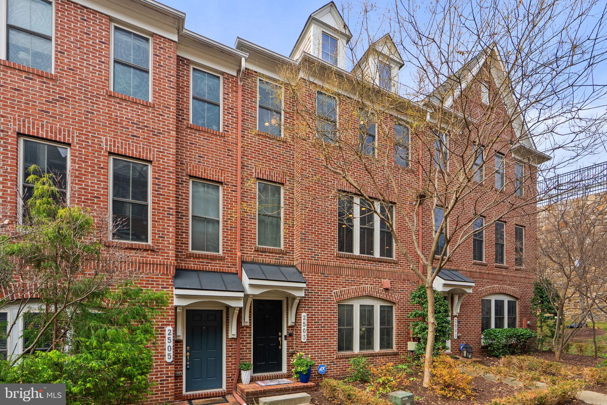 2503 S KENMORE COURT