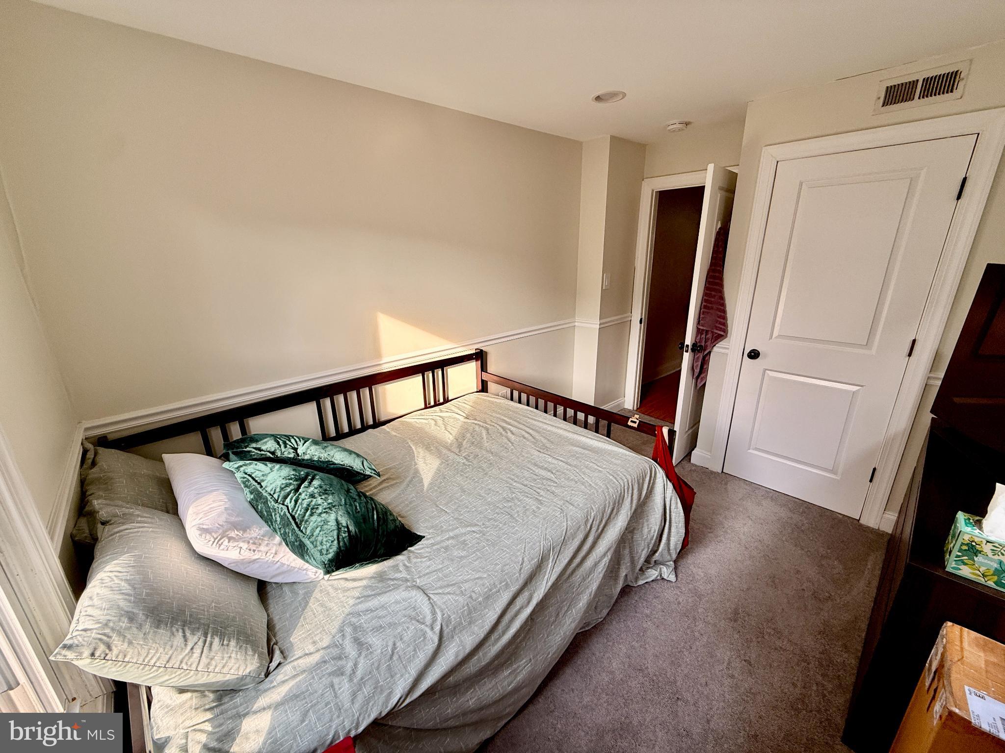 POINT BREEZE - Residential