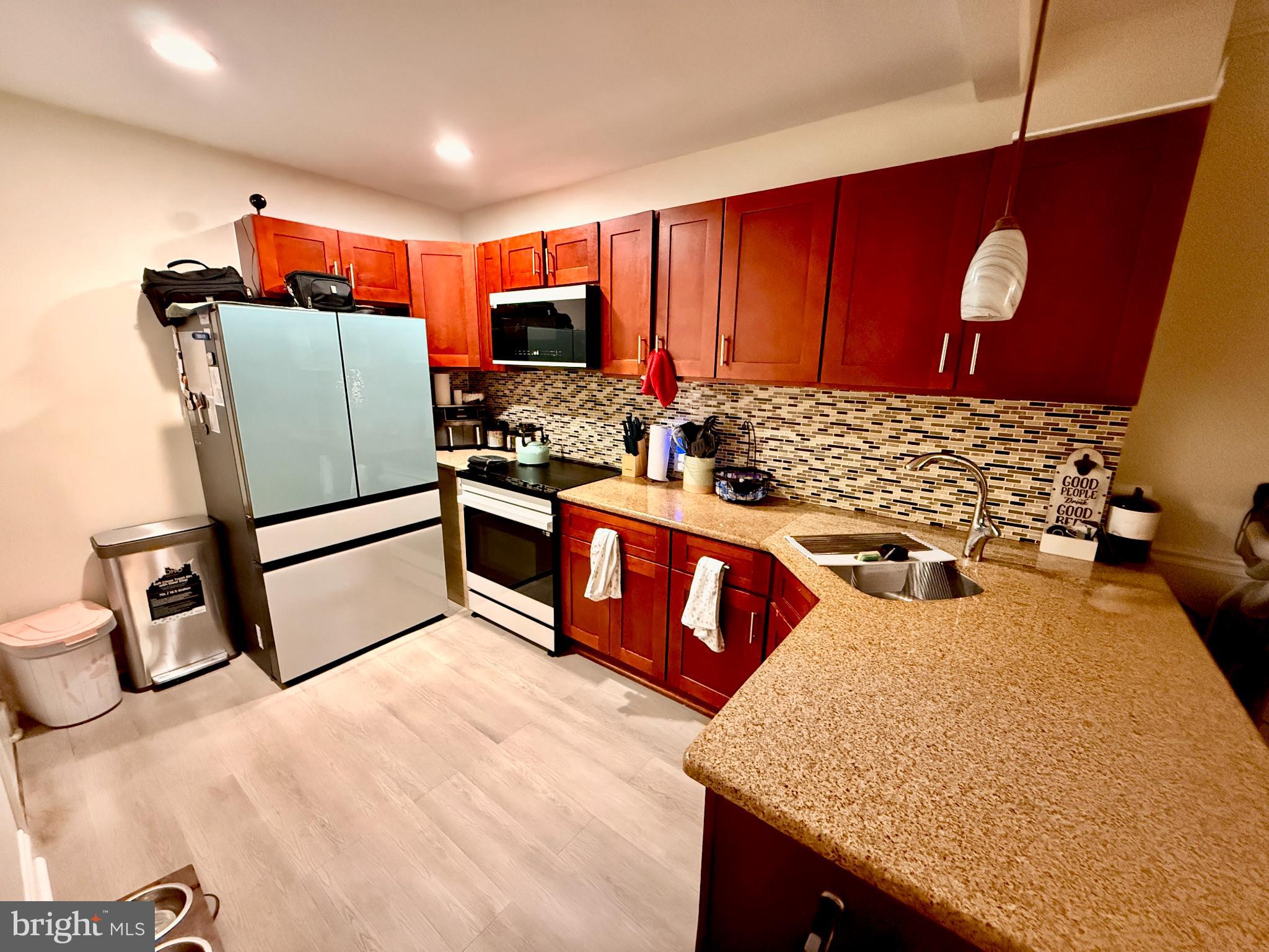 POINT BREEZE - Residential