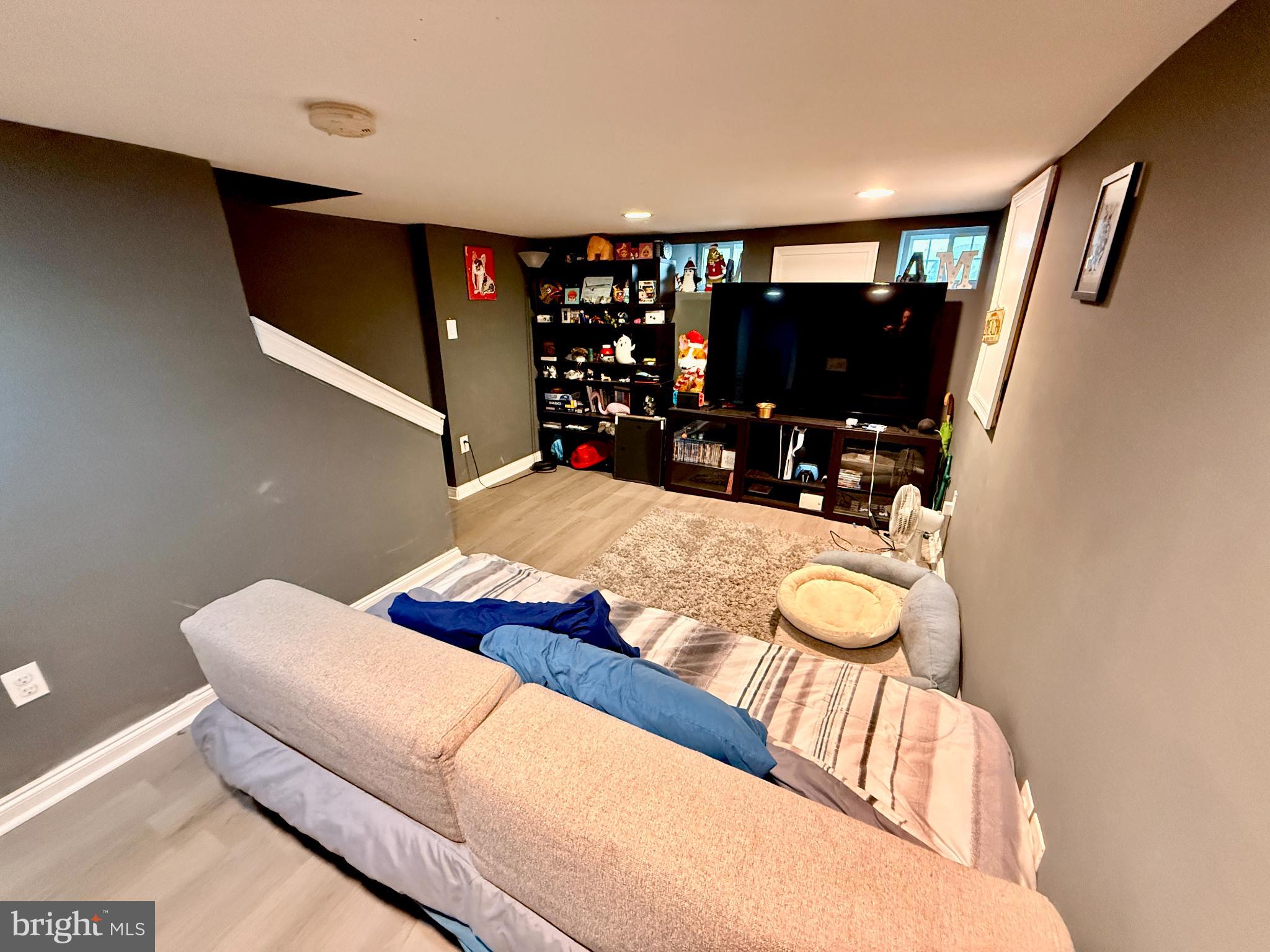 POINT BREEZE - Residential