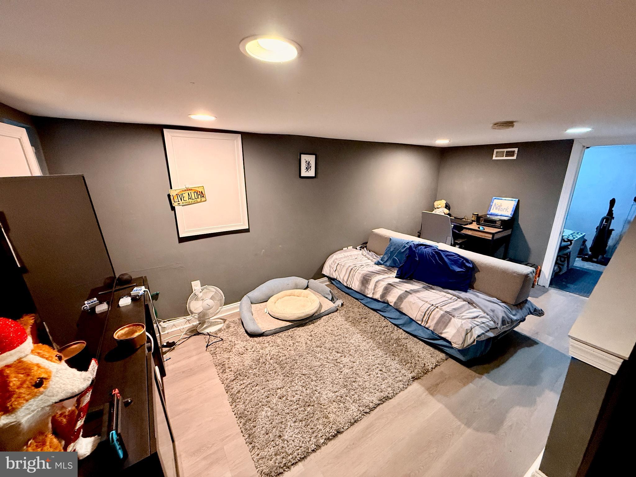 POINT BREEZE - Residential