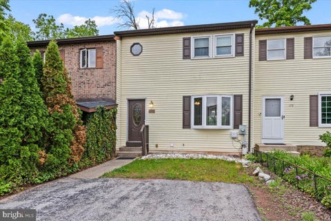 Townhouse For Sale - 170 White Dogwood Drive<br/> York County, ETTERS, PA 17319