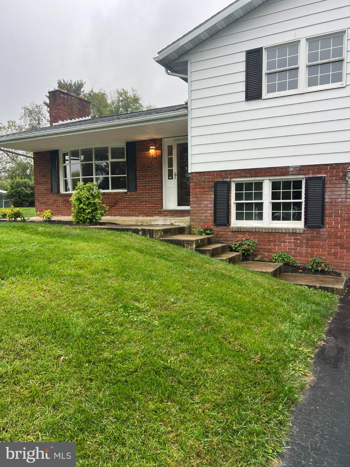 19119 WOODHAVEN DRIVE