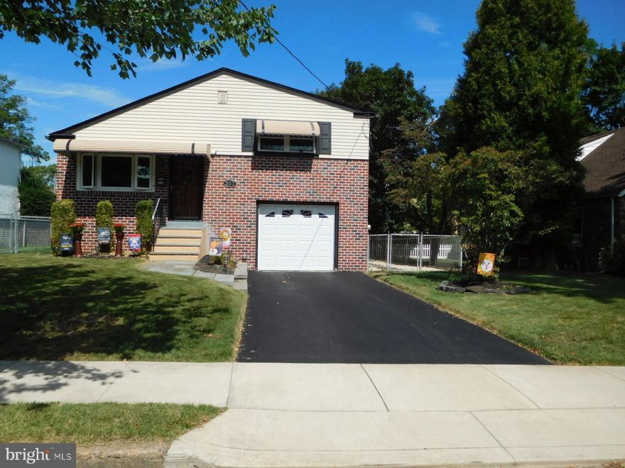 Showings will begin on 10/04/2025 and  Agent must be present. Electronic lock box is located on the  wrought iron railing to left of the front door. If Agents need a key otherwise one will be available at Listing Agents office....call Listing Agent to make arrangements for picking up a key. This home is in excellent condition!  Take time to view the photographs of this home and propety. Fencing is located all around the house. Kitchen is equiped with Stanless Steel Appliances. Roof was replaced 10/2013 with Timberline shingles. French drain was installed in 2019. Enclosed 3 Season Porch was added in 2011. Gas Furnace was installed 2023 and serviced in Nov. 2024. Gas water heater was replaced in 2024.  Electric service is 200 amp with circuit breakers. All windows were replaced in 2011. Home is in excellent move-in condition. Sellers Property Disclosure is available.  Schools are in the outstanding Rose Tree- Media School District.  Schedule your appintment today!