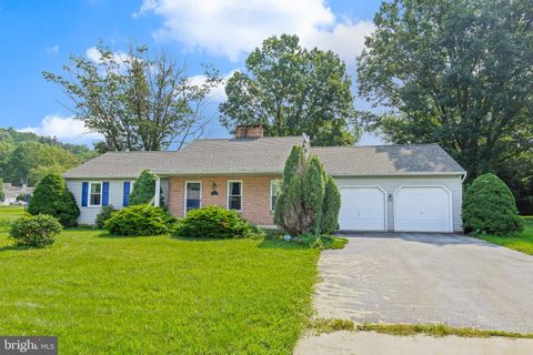 Photo of 328 Jefferson Road, ADAMSTOWN, PA 19501 (MLS # PALA2051026)